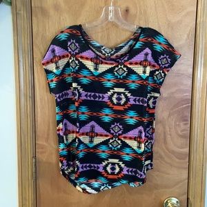 Forever 21 Women’s Aztec print shirt